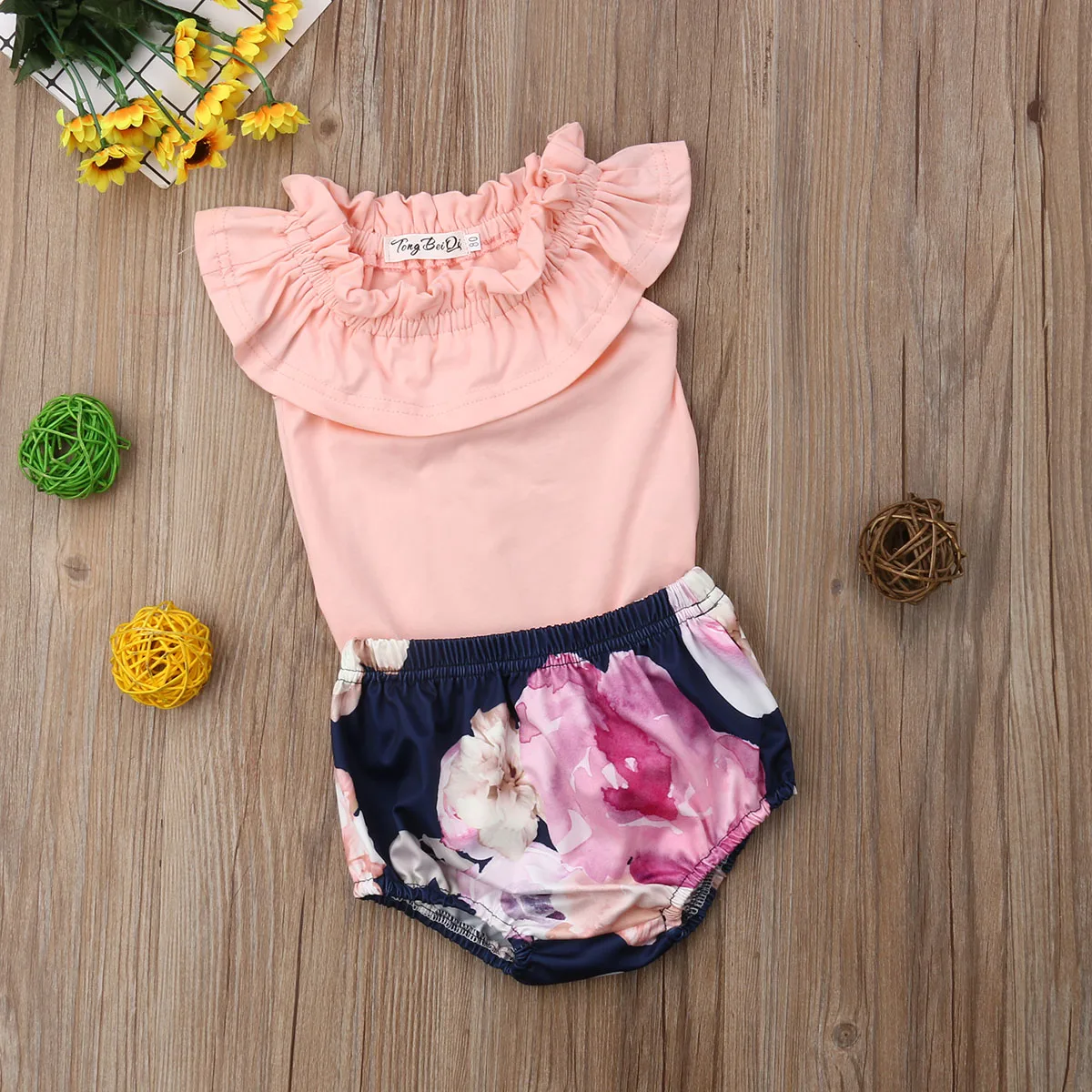 

Newborn Baby Girls Summer Suit, Solid Color Sleeveless Romper Tops+Floral Printed Shorts