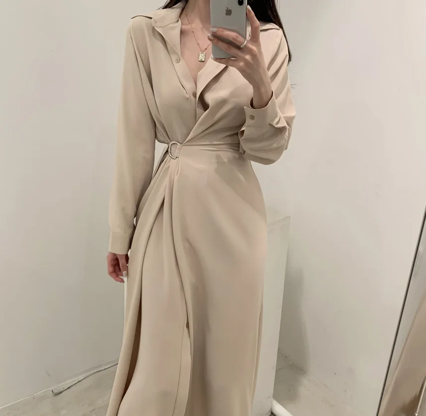 Женское однобортное платье-рубашка средней длины на шнуровке элегантное