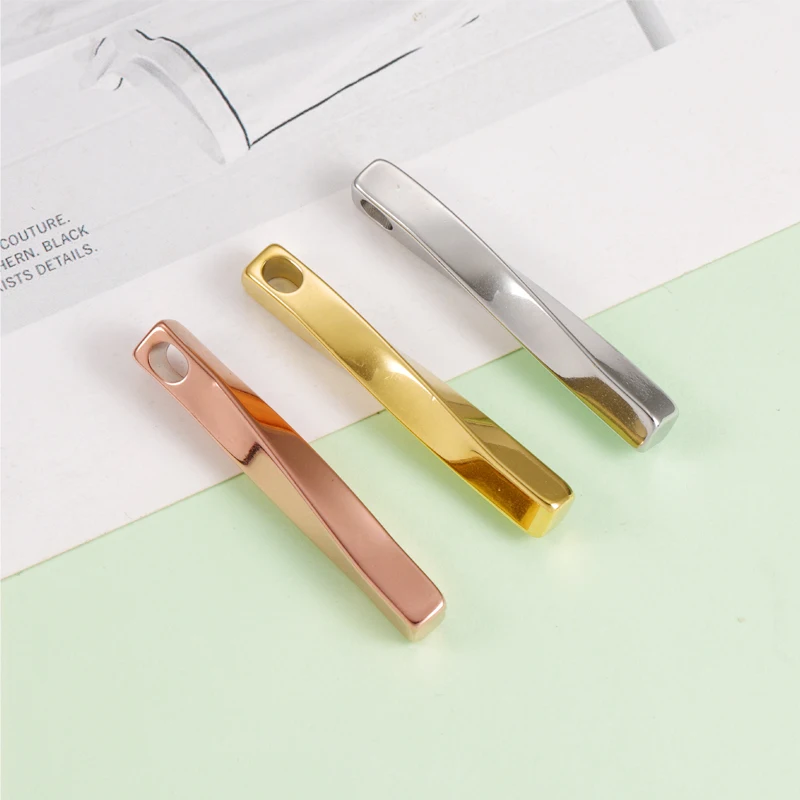 

Fnixtar 20Pcs/Lot Mirror Polish Stainless Steel Twisted 3D Strip Bar Charms For DIY Making Necklaces Bracelets Christmas Jewelry