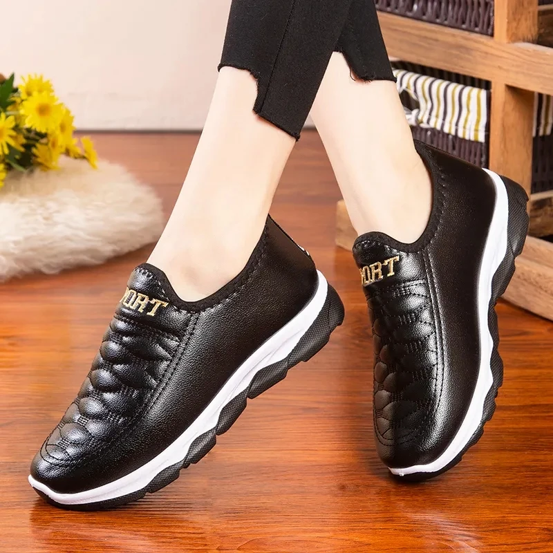 

Flat Casual Ladies Shoes Winter New Leather Thicken Warm Cotton Shoes For Women 2021 Non-slip Comfortable Sneakers Female
