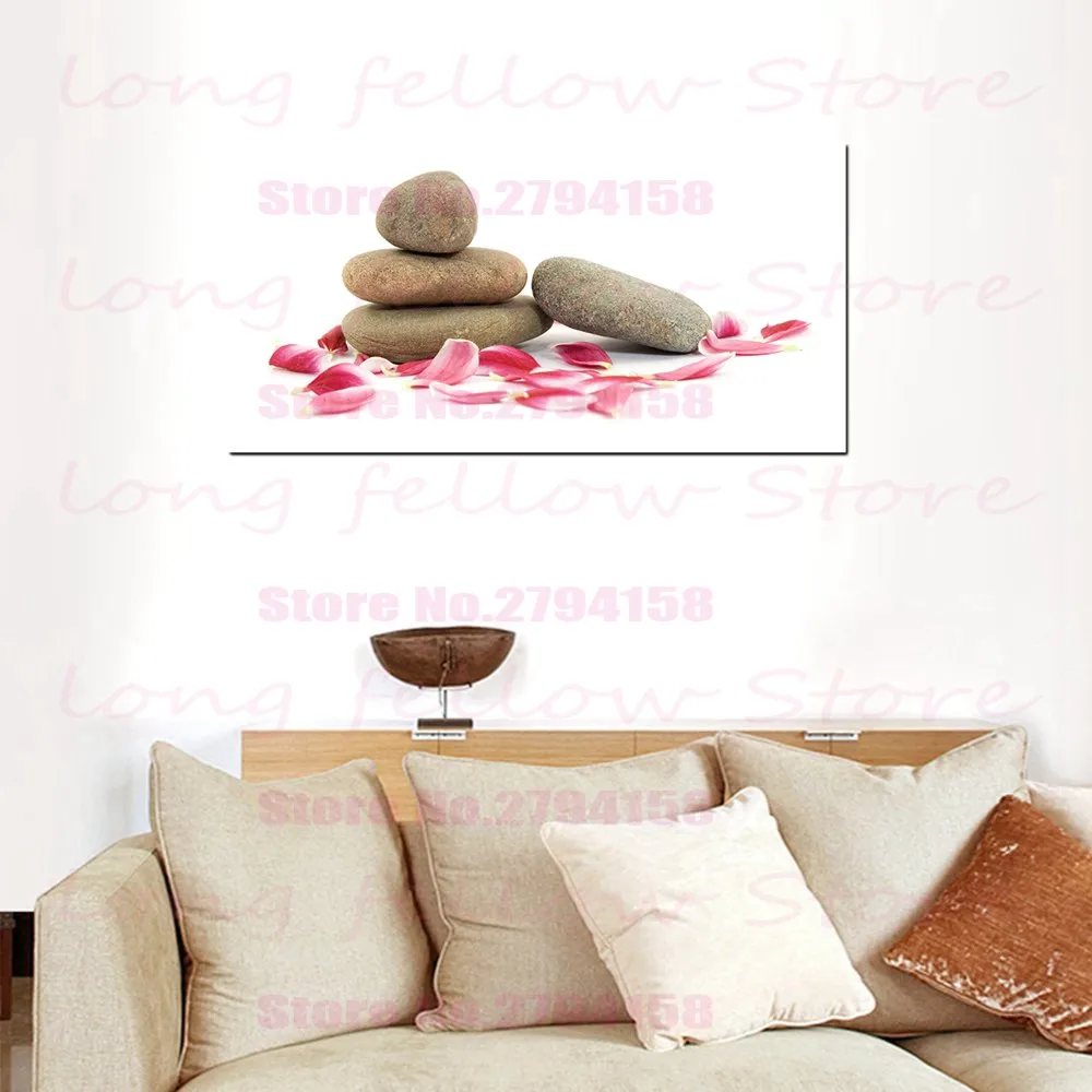 Натюрморт из плотной ткани с принтом булыжника и розовыми цветами современные