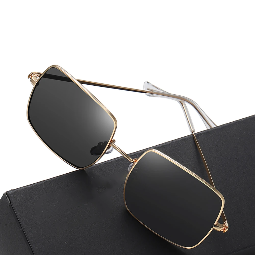 Очки солнцезащитные женские поляризационные в металлической оправе Модные