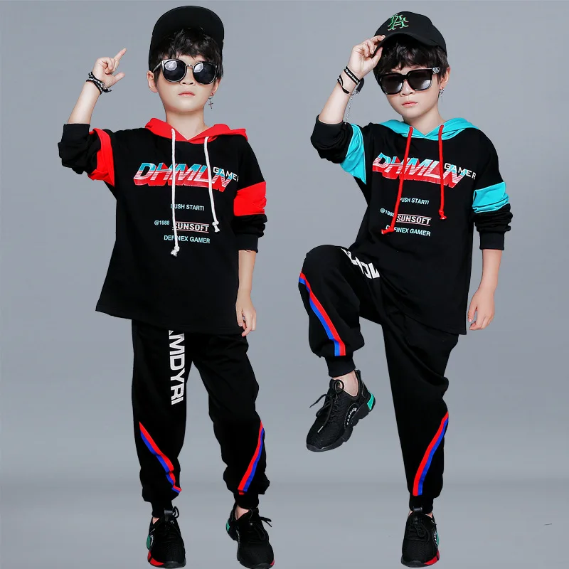 Детский спортивный костюм из двух предметов свитшот с капюшоном и штаны |