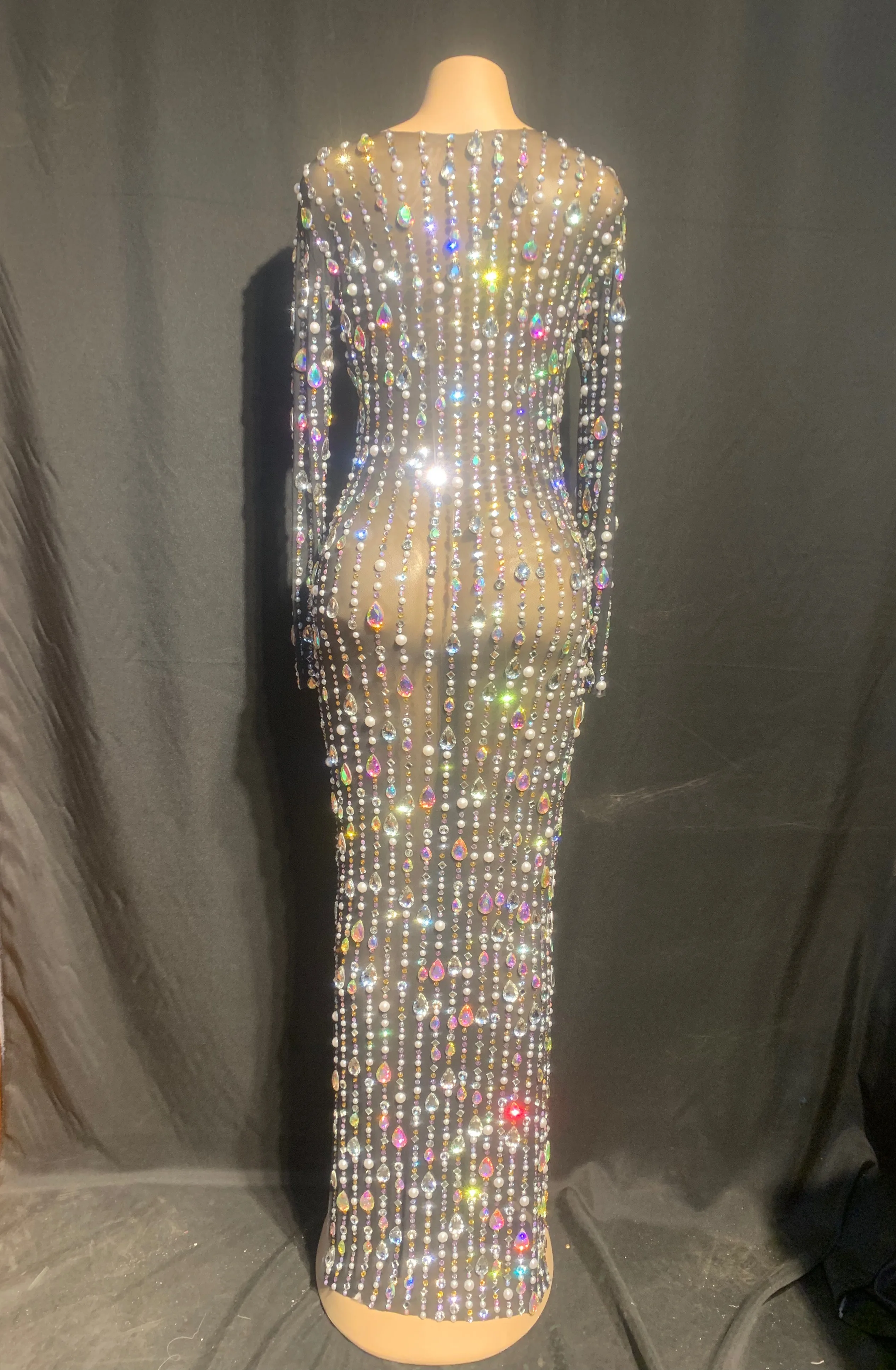 Высококачественное черное бежевое длинное платье с длинным рукавом блестящее