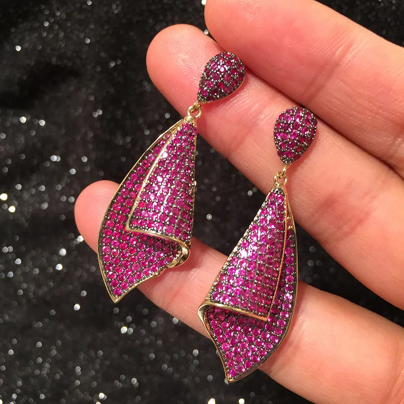 

European and American micro-inlaid zircon geometric petal earrings elegant temperament show thin 925 silver needle