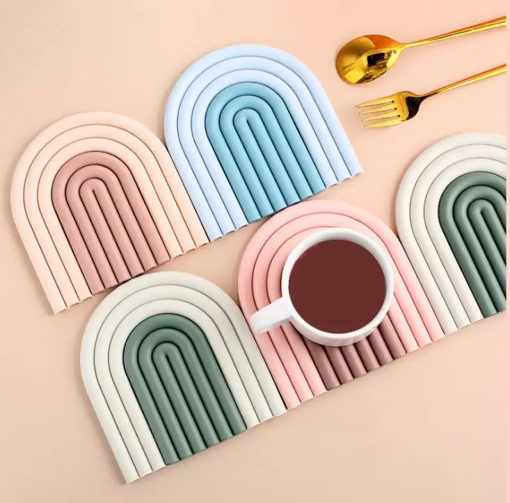 

Silicone Placemats Heat Stain Resistant Bowls Mats Waterproof Dining Room Kitchen Countertop Table Placemat 4 Styles SN3790