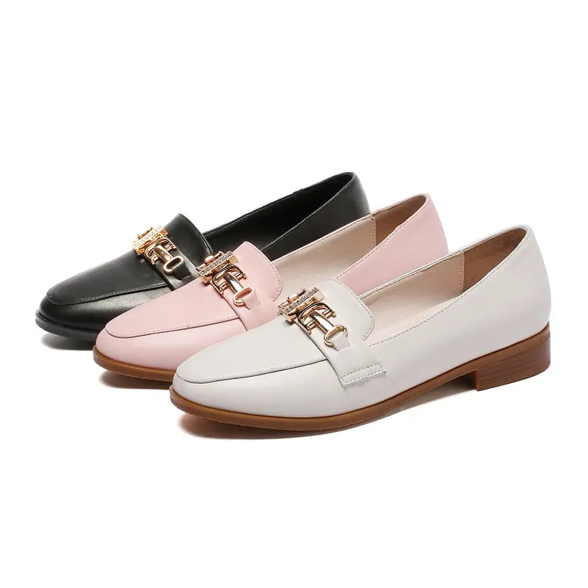 Женские лоферы в английском стиле Мокасины с цепочкой из горного хрусталя цвета: