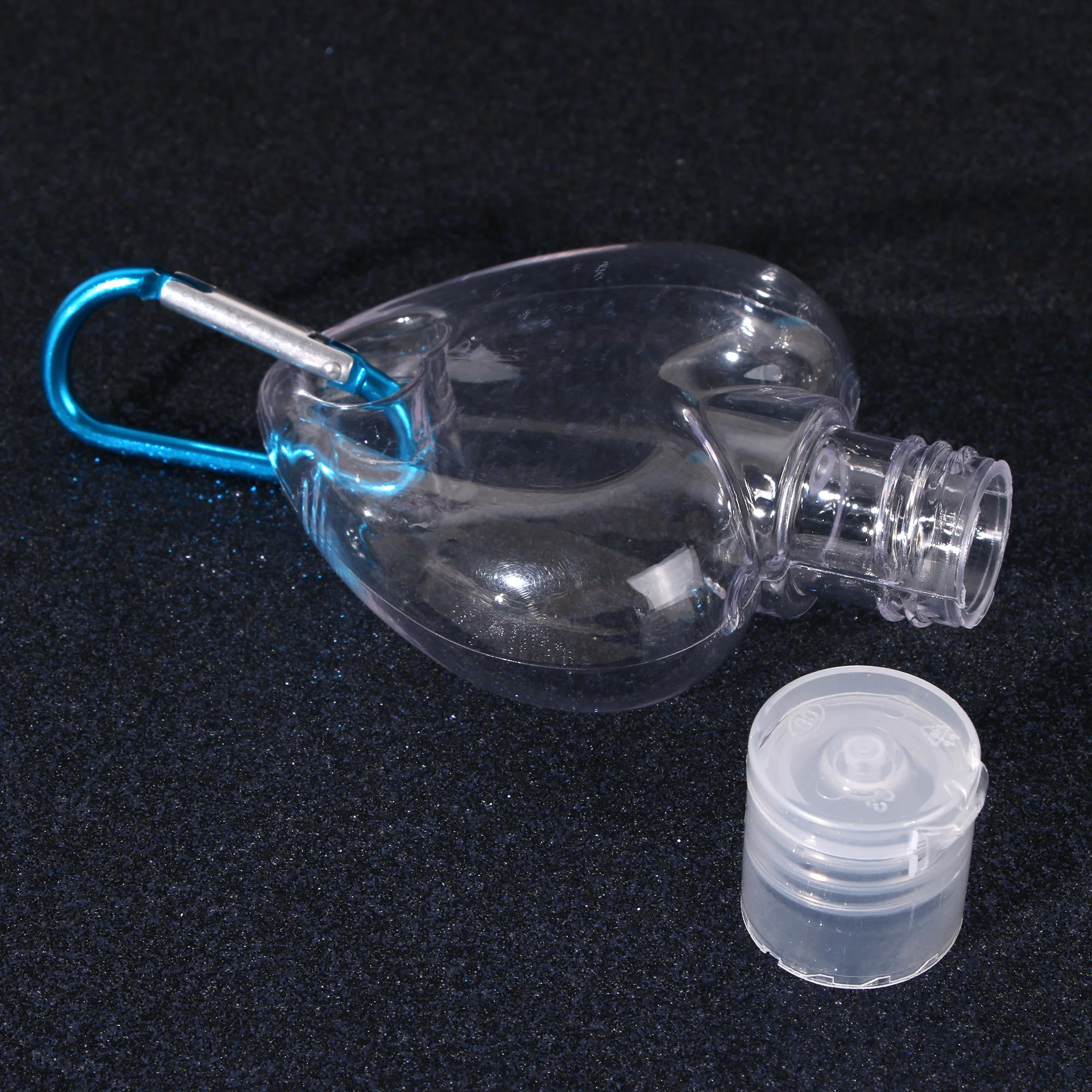 

50ml Plastic Portable Heart Shape Empty Sanitizer Bottle With Key Ring Hook Travel Refillable Empty Bottle Containers 5pcs/lot
