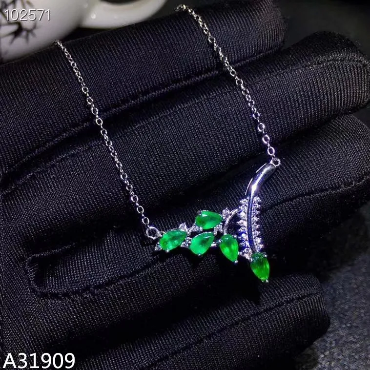 

Кулон из серебра 925 пробы с натуральным изумрудом