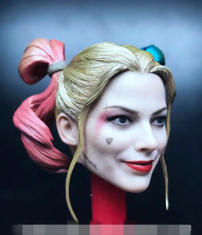 

1/6 scale female jester prison head sculpture model, suitable for 12-inch female movable doll body model toy.