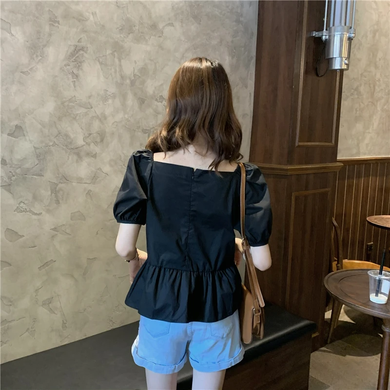 

2021 summer new retro V-neck shirt simple and fashionable temperament short black top women