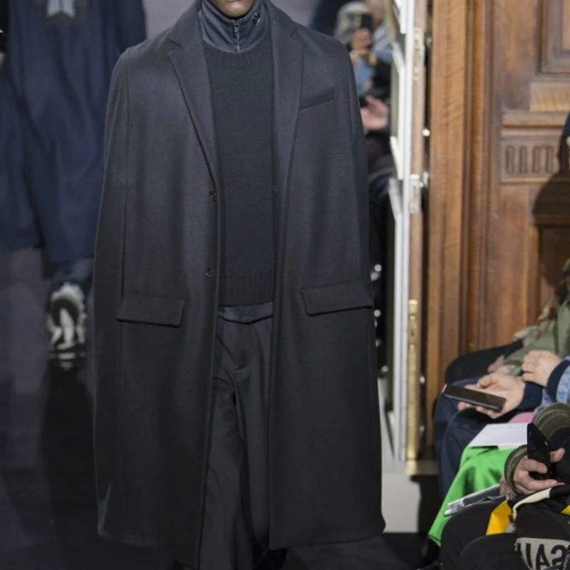 

Мужская накидка длиной выше колена, Вторая мировая война