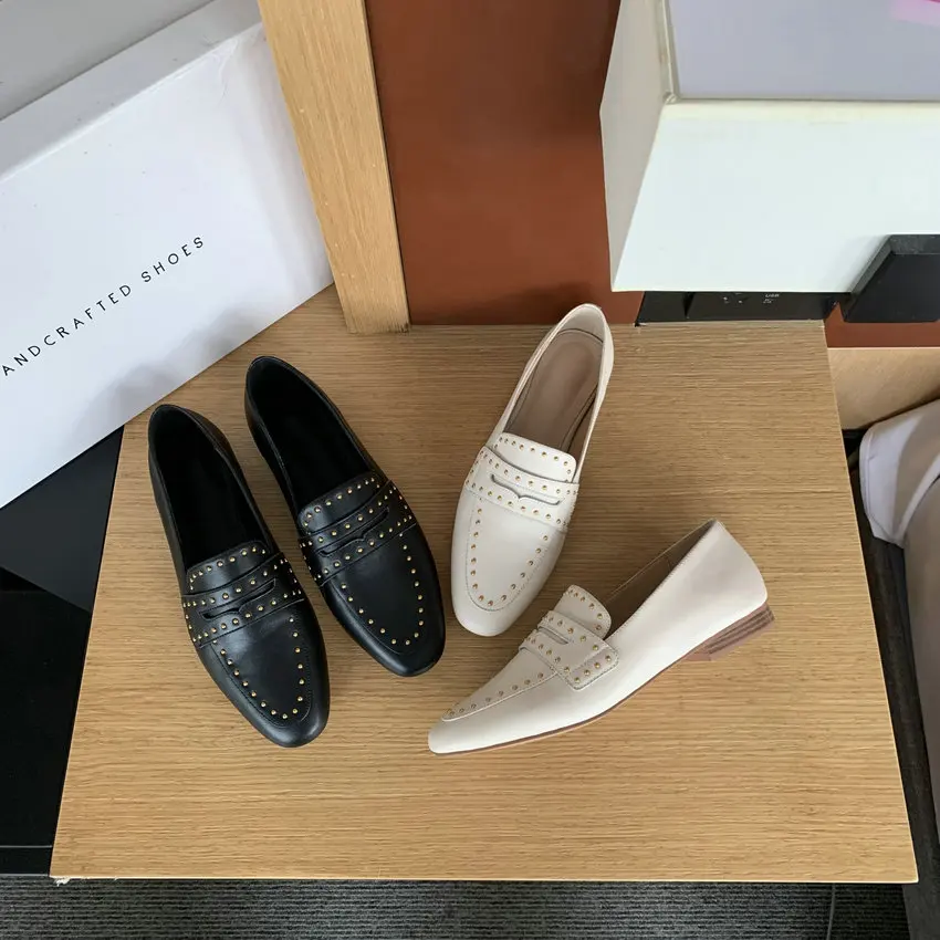 

QUTAA 2021 Rivet Round Toe Basic Slip On Women Flats Shoes Cow Patent Leather Spring Autumn Flat Heel Female Shoes Size 34-39