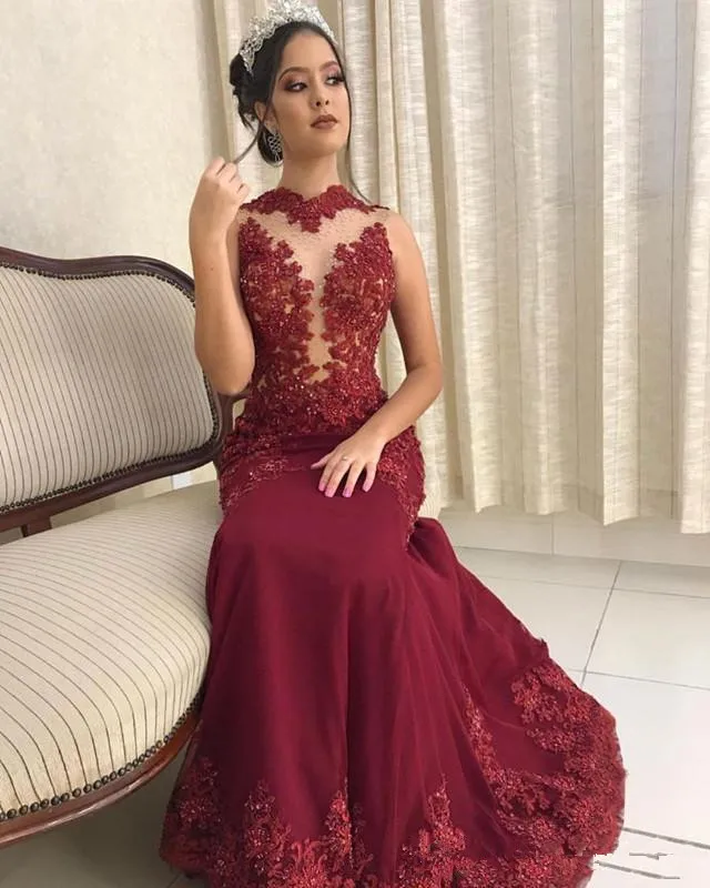 Бордовые платья для выпускного вечера Пышное Платье с высокой горловиной и