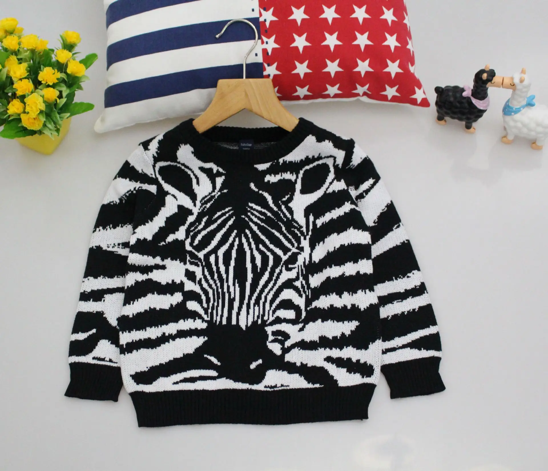 Детский хлопковый свитер с принтом зебры на осень/зиму |