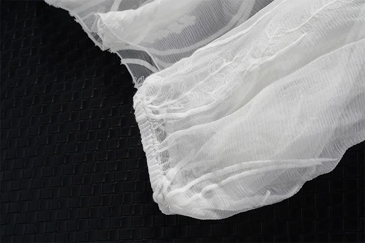 

Women's 100% Mulberry Silk Thin Type White embroidery Top Shirt Blouse Round Neck Long sleeve JN575