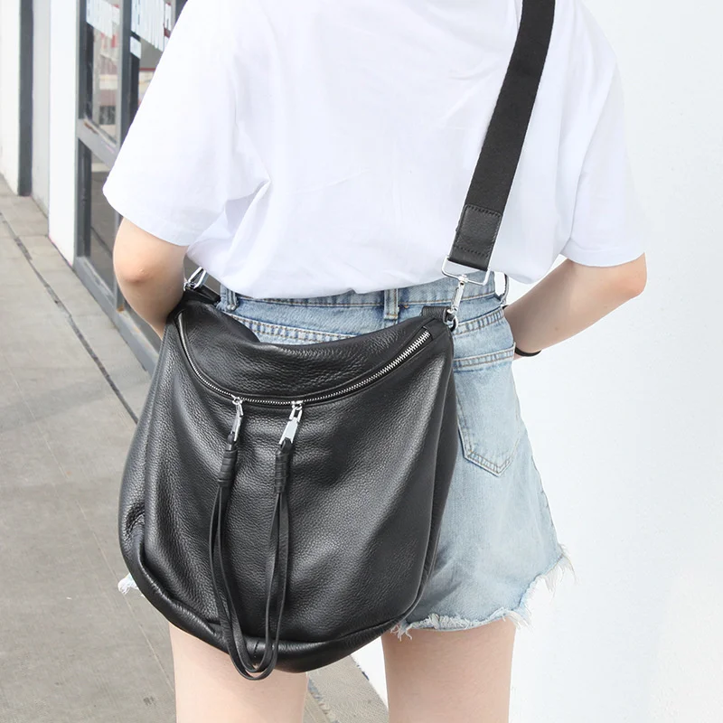 

2021 new Korean leisure large capacity dumpling bag light women's One Shoulder Messenger large bag Korean lazy trend