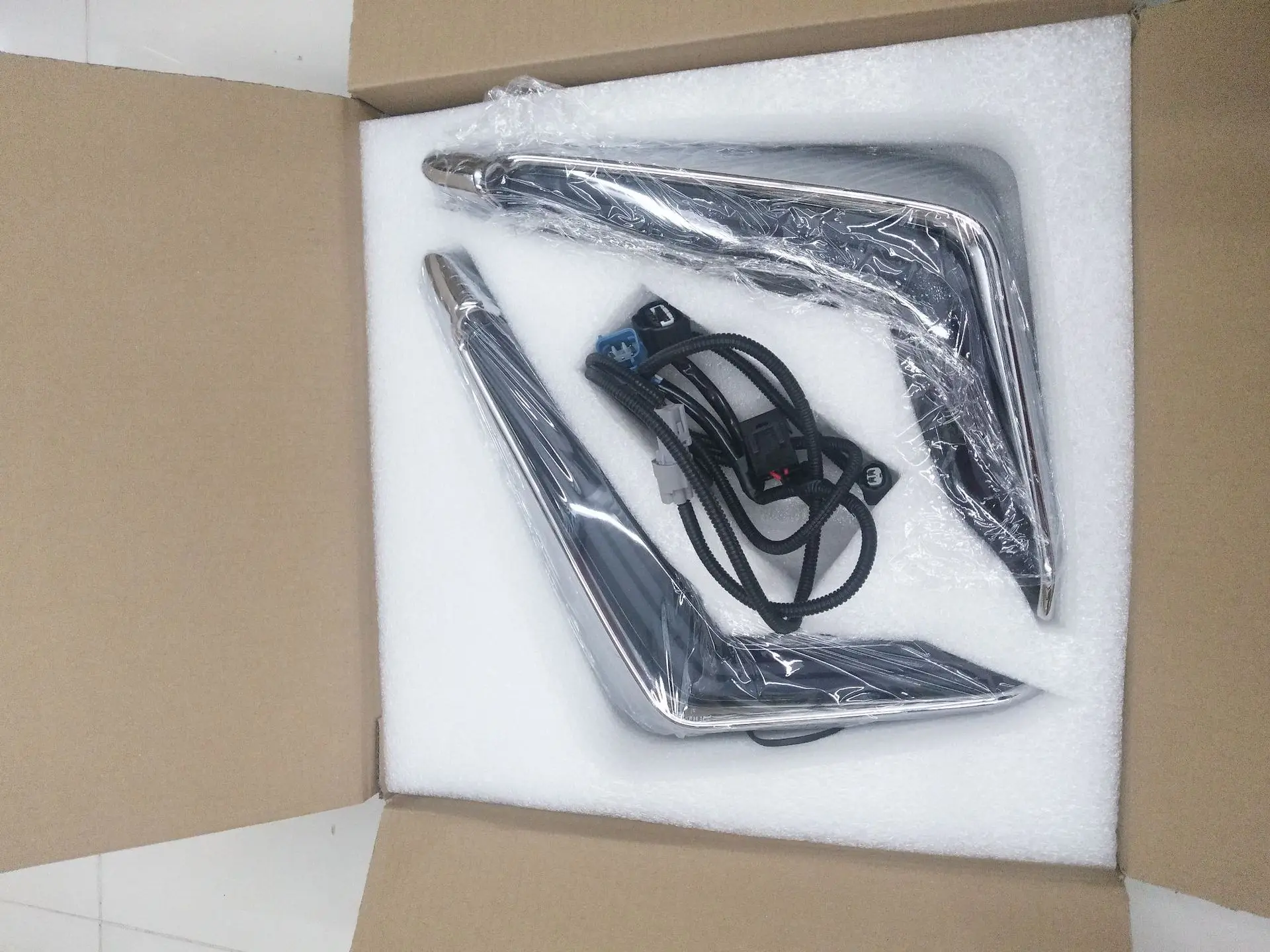

2pcs For Toyota Alphard 2018 2019 Daytime Running Lights Daylight Fog Lamp LED DRL with Turn Signal Functions