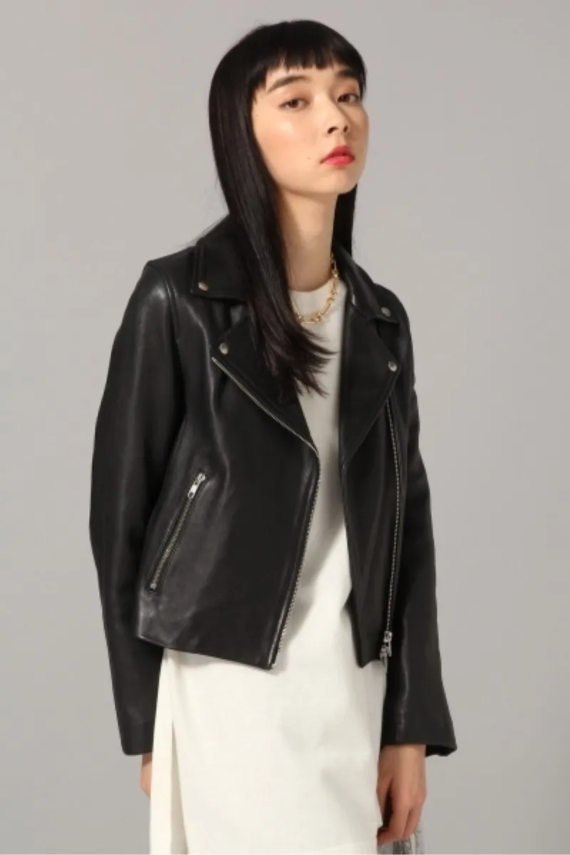 

Japanese New Head Layer Sheepskin Cultivate one's Morality Show Thin Short Suspension Locomotive Leather Women