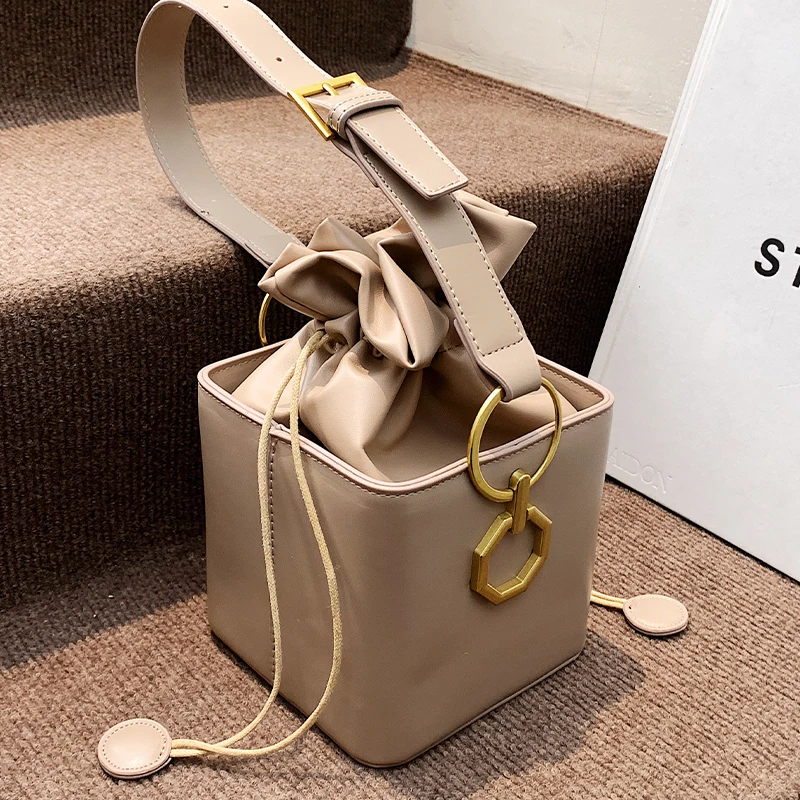 

Винтажная Сумка-футляр, сумка-тоут, новинка зимы 2021, Высококачественная женская дизайнерская сумка из искусственной кожи, роскошная брендо...