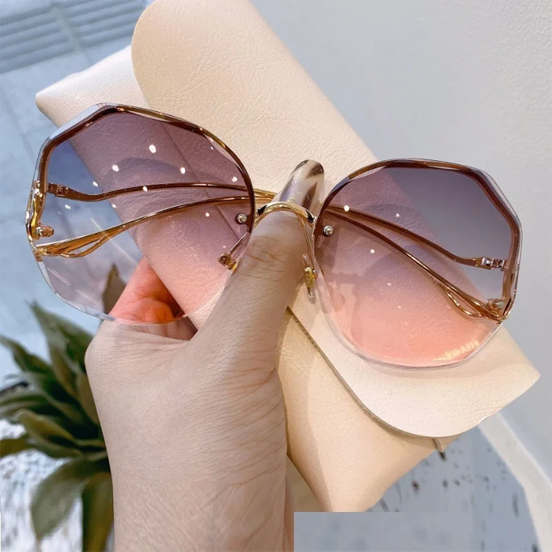 

Fashion Holiday Travel Sunglasses Women Gradient Rimless Shades Vintage Oversized Round Sun Glasses For Female Driving Glasses