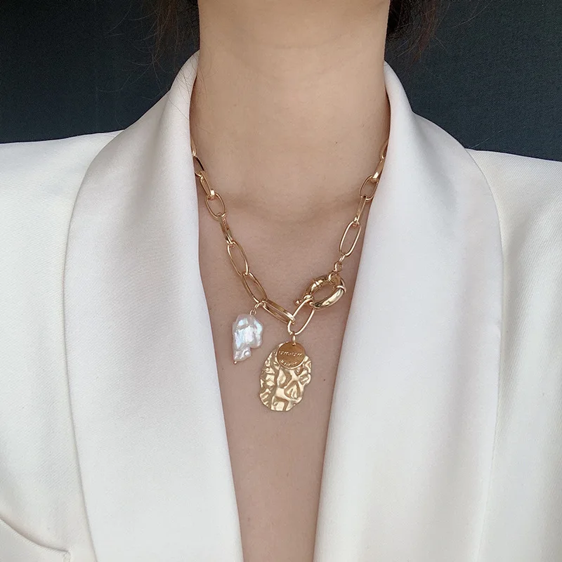 

Hip Hop Gold Necklace Baroque Shaped Natural Pearl Choker Pendant Necklace For Women Chunky Necklace Trendy Hip Hop Jewelry