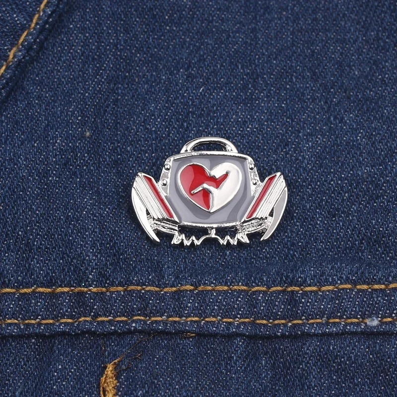 Модная популярная брошь-дефибриллятор из сплава для медицинских устройств