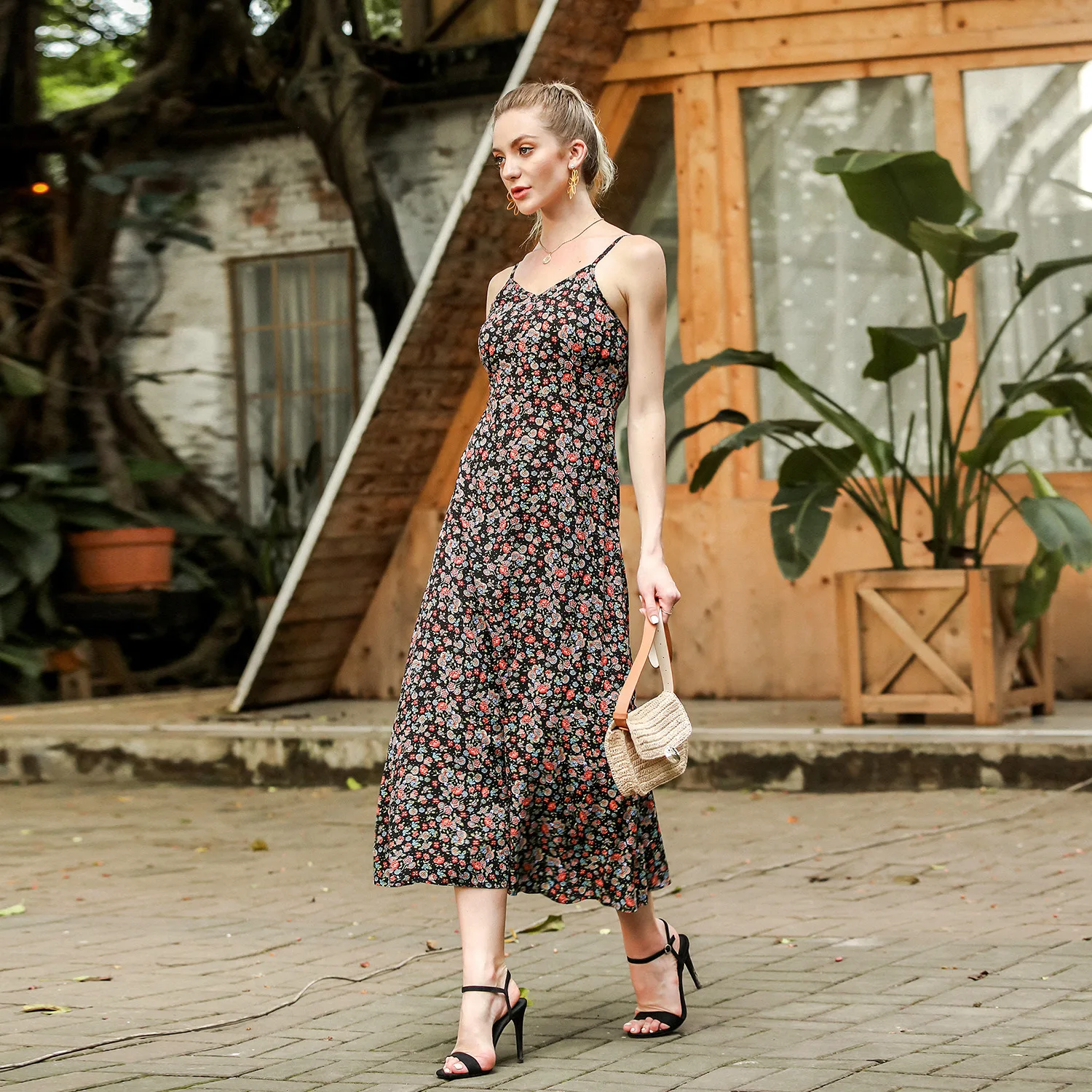 

2021 New Woman Dress Floral Printed Suspender Dress Casual Slim Dress Bohemian Dress V-neck Mid-Calf Sleeveless Beach Dresses
