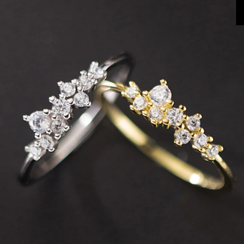 

Женское кольцо из серебра 925 пробы с фианитами