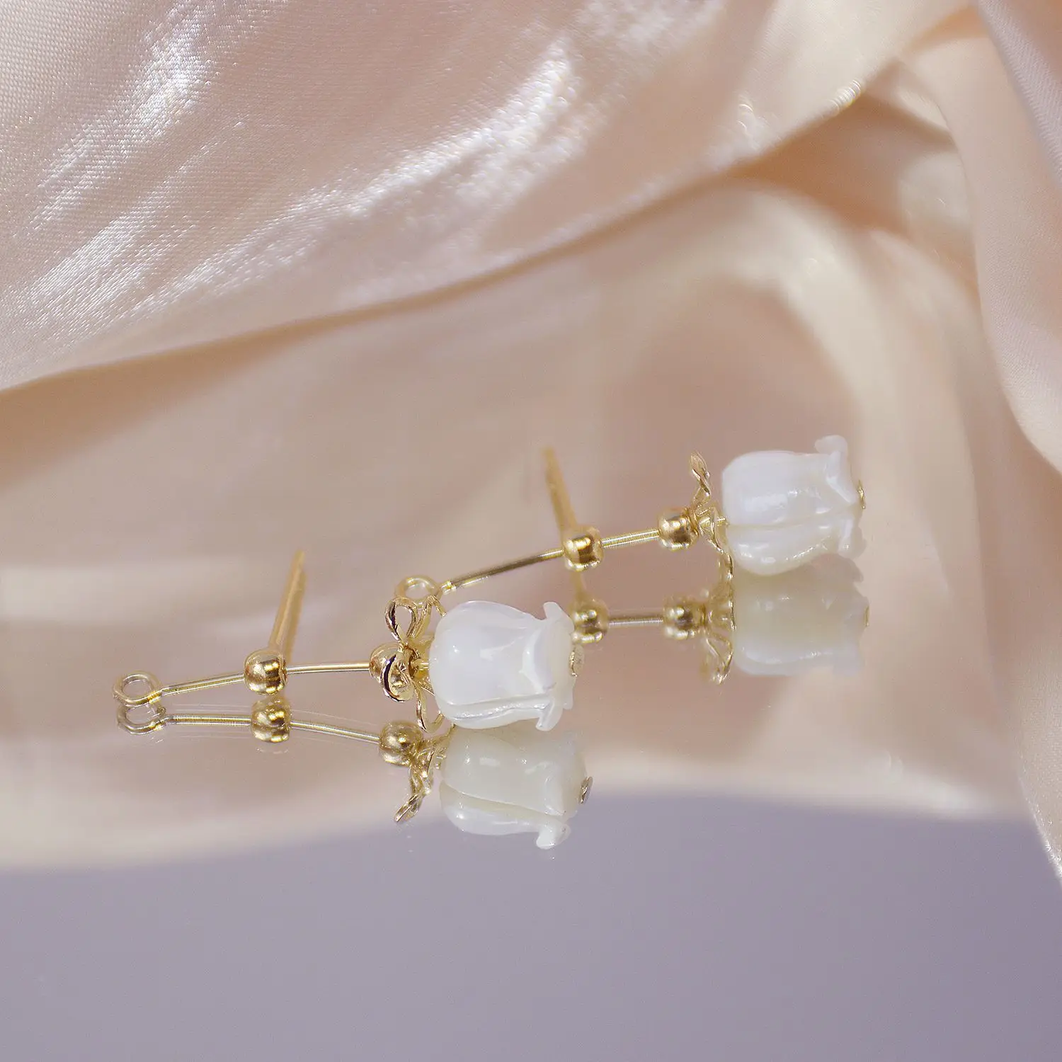 Блестящие боковые новые аксессуары серьги гвоздики с опаловым цветком для