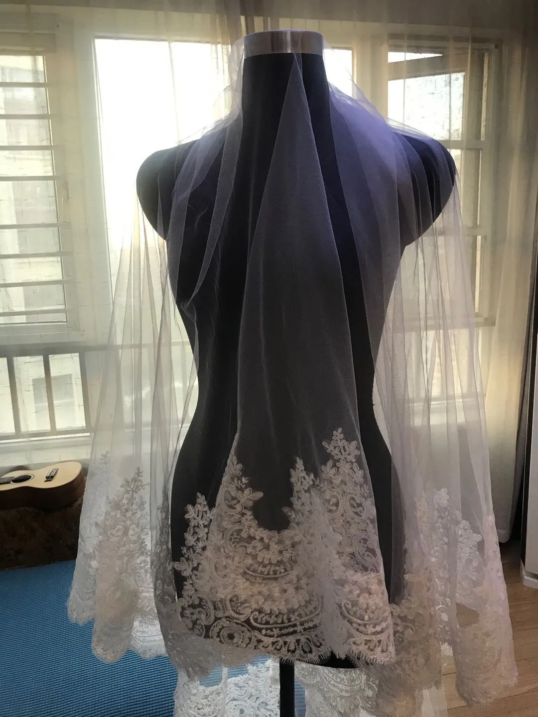 

Real Photos 2 Layers Lace 3.5 Meters Cathedral Woodland Wedding Veils With Comb 3m Wide White Ivory 2 T Bridal Veils