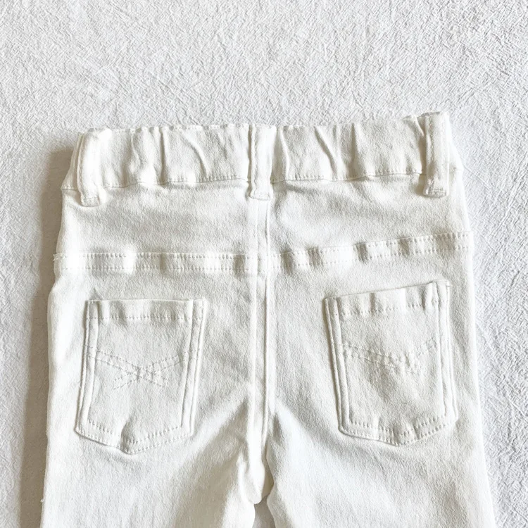 Демисезонные рваные джинсы для маленьких девочек детские брюки с дырками белые