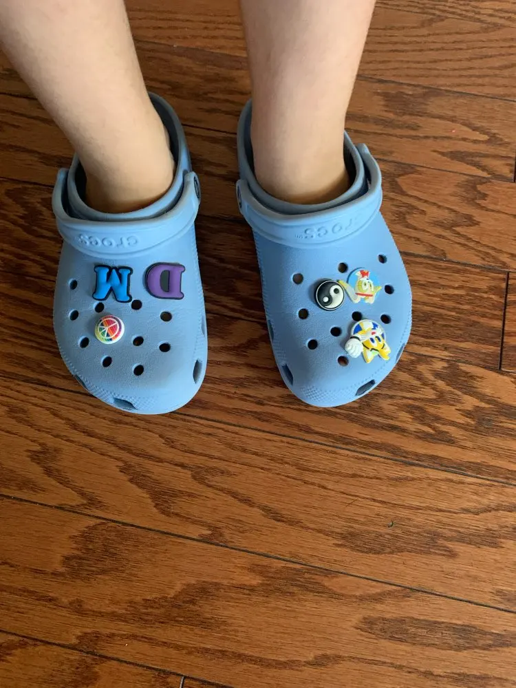 1 шт. красочные заглавные буквы ПВХ обувные патчи для обуви пряжки аксессуары