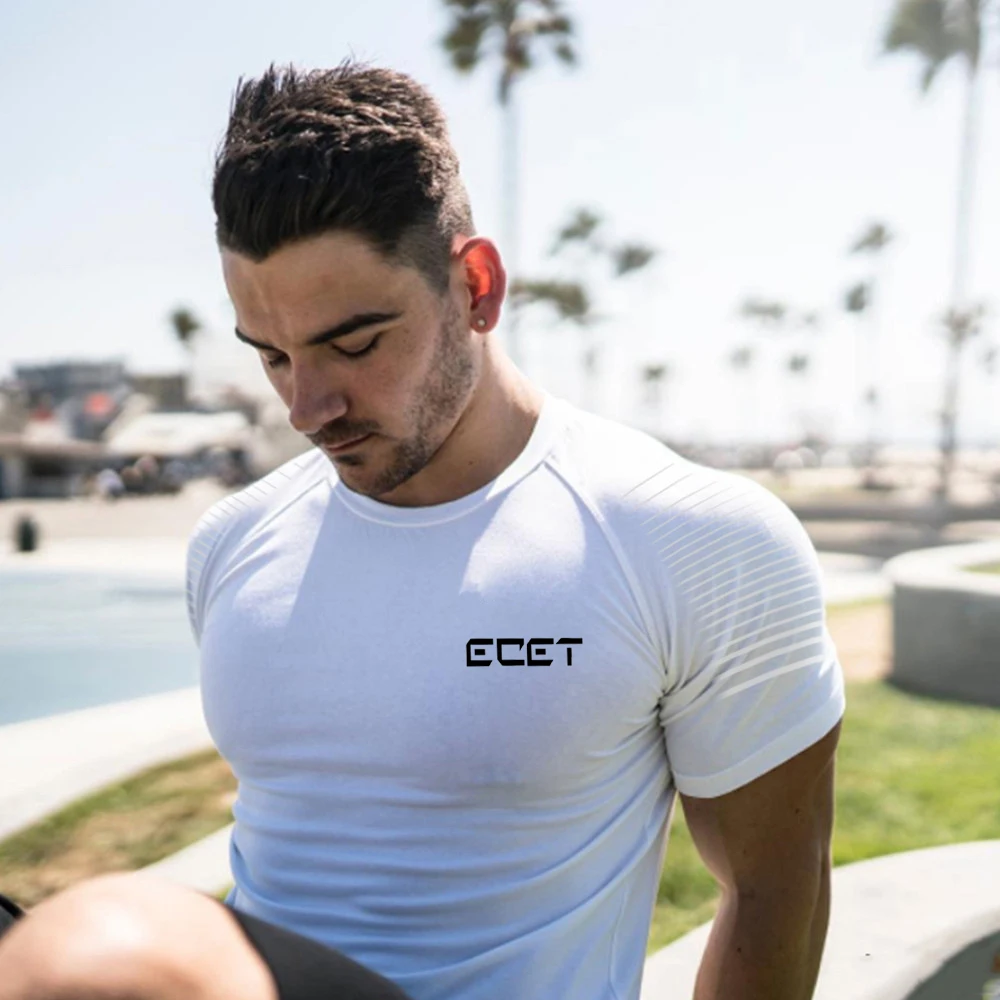 

Summer hot fashion men's T-shirt outdoor casual short-sleeved shirt fitness men's sportswear jogger brand men's clothing