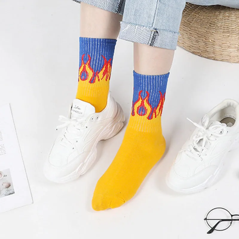 Уличные носки в стиле хип хоп Харадзюку унисекс черные белые желтые огненные