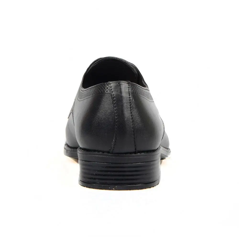 Мужские деловые туфли дерби FootCourt черные из натуральной кожи на шнуровке