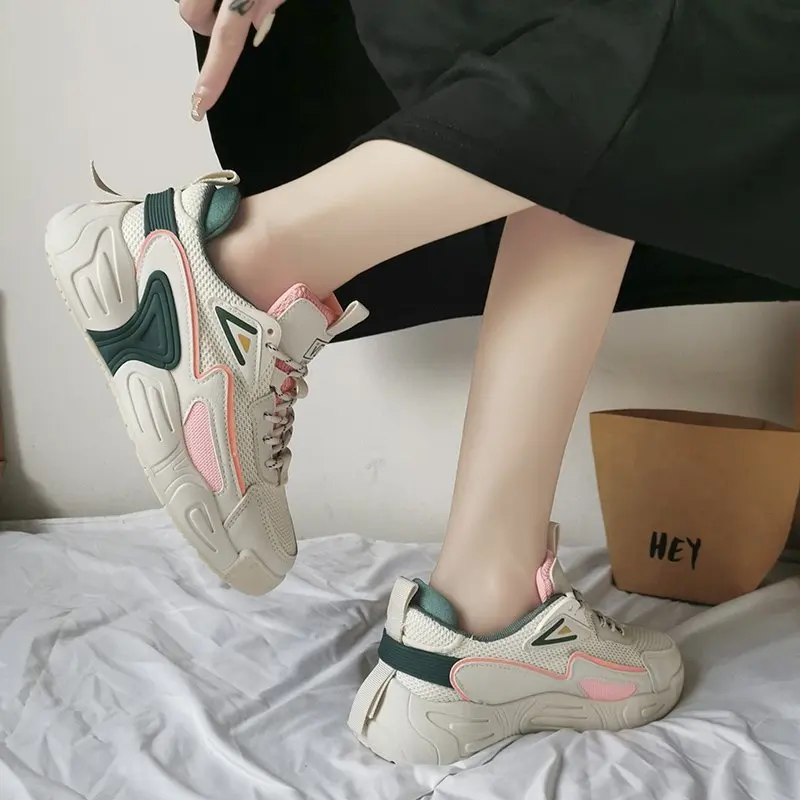 Модные Розовые массивные кроссовки Женская удобная обувь на платформе