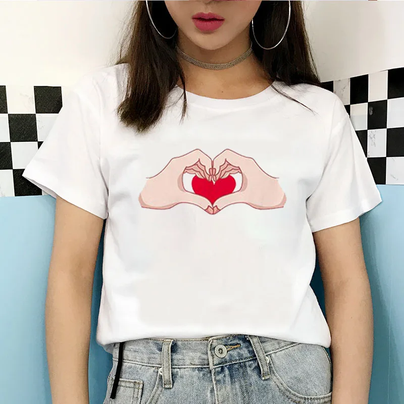 

2021 Finger Heart Women T-shirt Korean Ulzzang Graphic Fashion Tees Many Sorts of Cotton Casual O-neck Couple Clothes