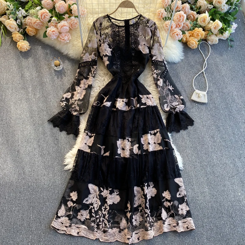 

2021 New Women's Vintage O-Neck Flared Sleeves Vestidos Elegant Lace Embroidery Fashion Flowers Hollow Out Women Party Dresses