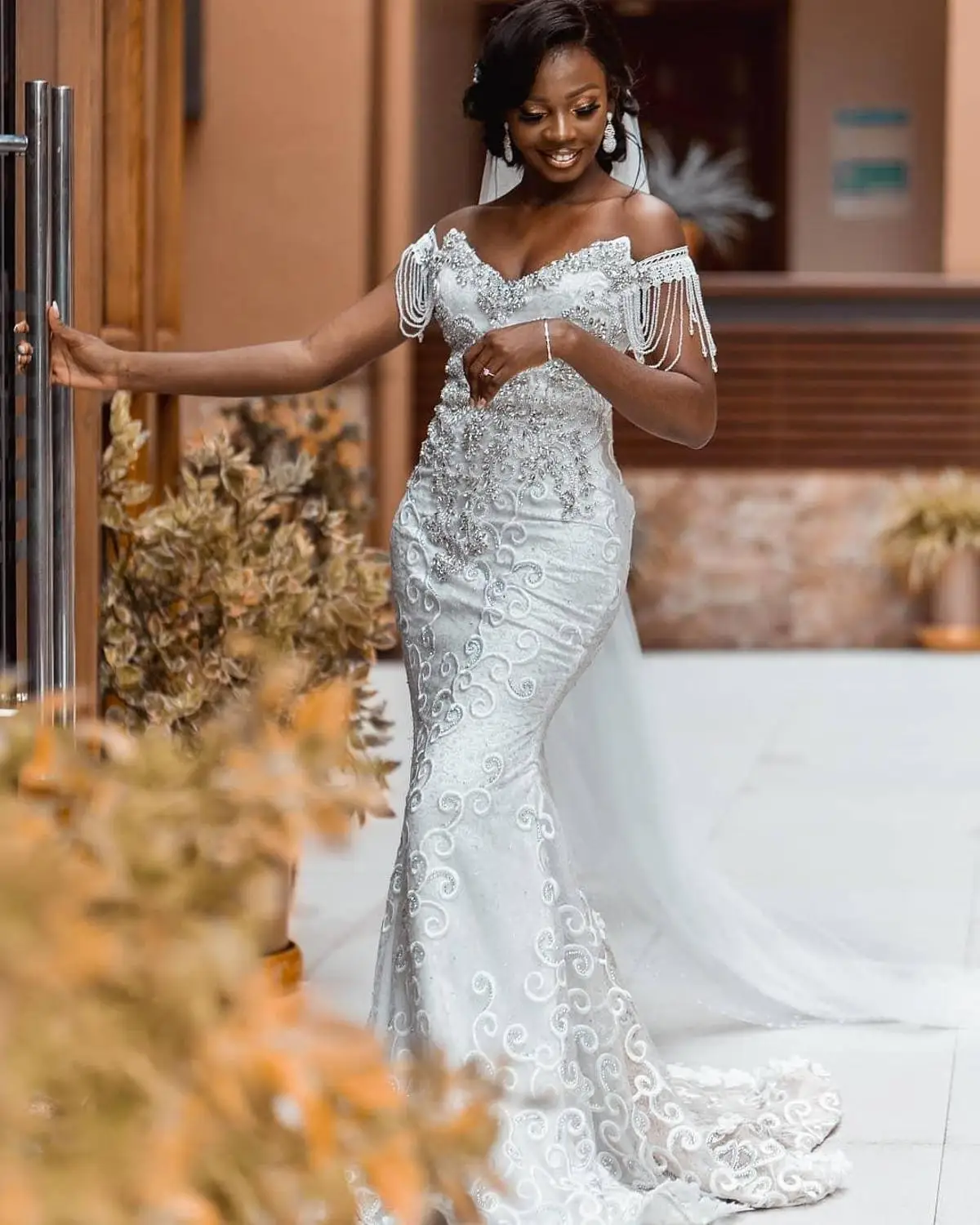 

Beaded Mermaid Wedding Dresses Bridal Gowns Off The Shoulder Crystal Lace Appliqued Gorgeous Nigerian Arabic Marriage Robe De