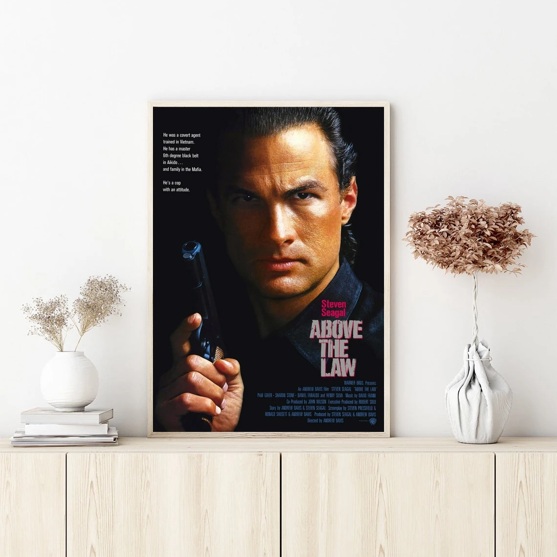 Настенный плакат над надписью The Law - Steven Seagal Картина на холсте для спальни