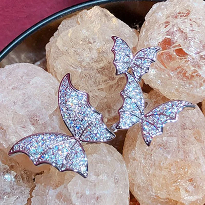 Новое поступление кольца с изменяемым размером в виде бабочки серебристого