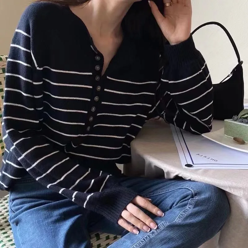 Новинка Осень 2022 бежевый вязаный свитер в стиле преппи Женский пуловер на