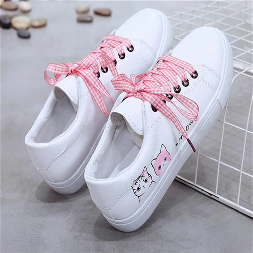 Женские кроссовки модная Вулканизированная обувь кожаная на платформе для