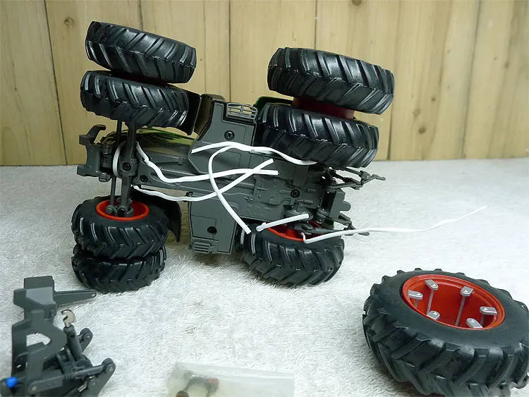 Редкий тонкий 1:32 718 8WD сельскохозяйственный трактор модель автомобиля Ограниченная серия Сборная модель из сплава