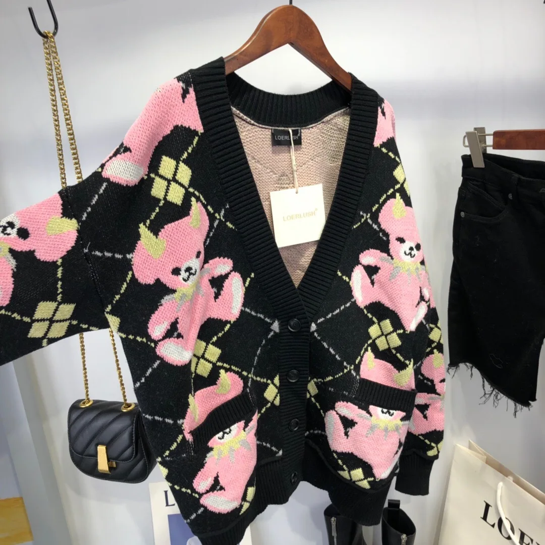

Design 2020 autumn winter pink bear cartoon jacquard v-neck knitted cardigan wool sweater