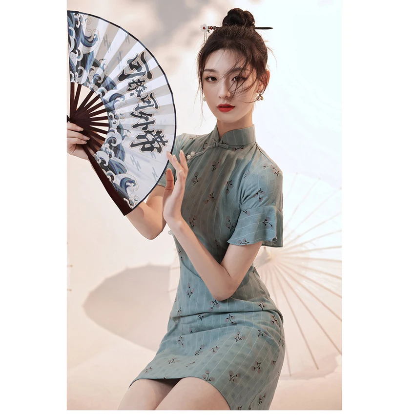 

Chinese Traditional Costumes Wedding Dresses for Women Qipao Modern 2021 Slim Sexy Short Skirt Cheongsam Dress New Fashion