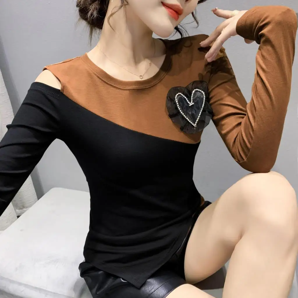

Fall Winter Clothes Lady T-Shirt Chic O-Neck Color Blocking Off Shoulder Women Tops Patch Love Long Sleeve Tees