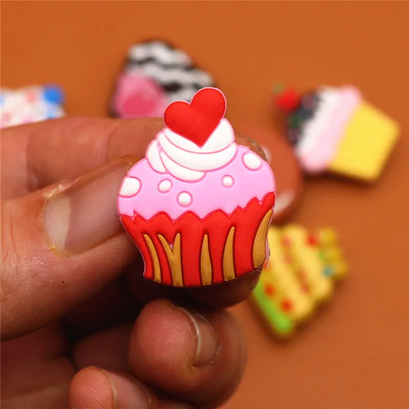 Single Sale 1pc Birthday Cake Shoe Charms Novel Ice Cream Shoe Accessories Biscuit Garden Shoe Decoration for croc jibz Kids U48