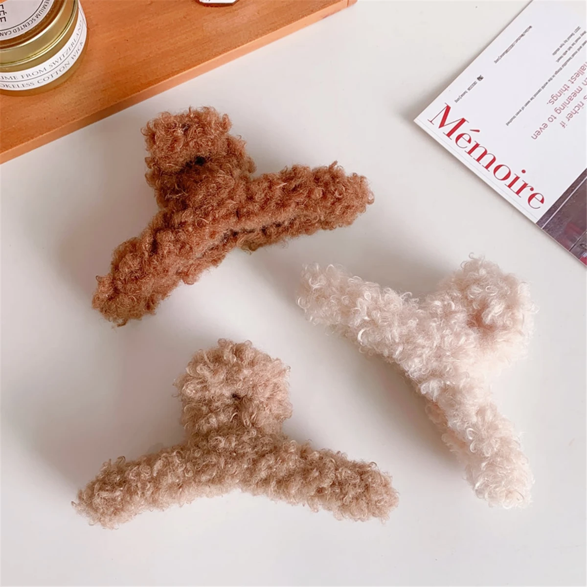 

Корейский модный плюшевый зажим для волос на осень и зиму для девушек Милая Акула захват для женщин Элегантная Милая заколка для волос женс...